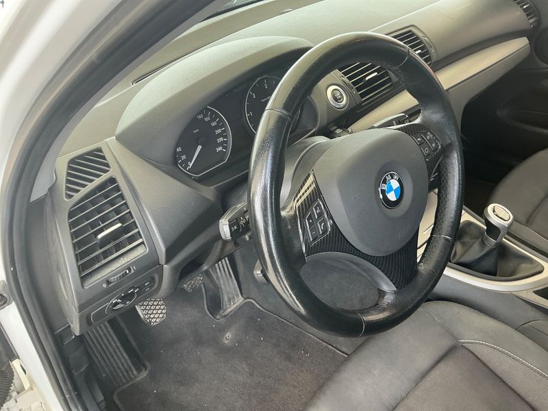 BMW 1er 118d 2010 – снимка 24