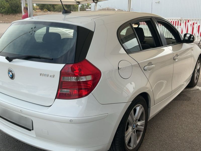 BMW 1er 118d 2010 – снимка 8