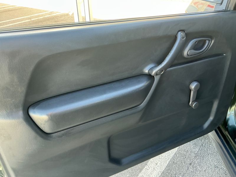 Suzuki Jimny 1.3 JLX 2017 – снимка 35