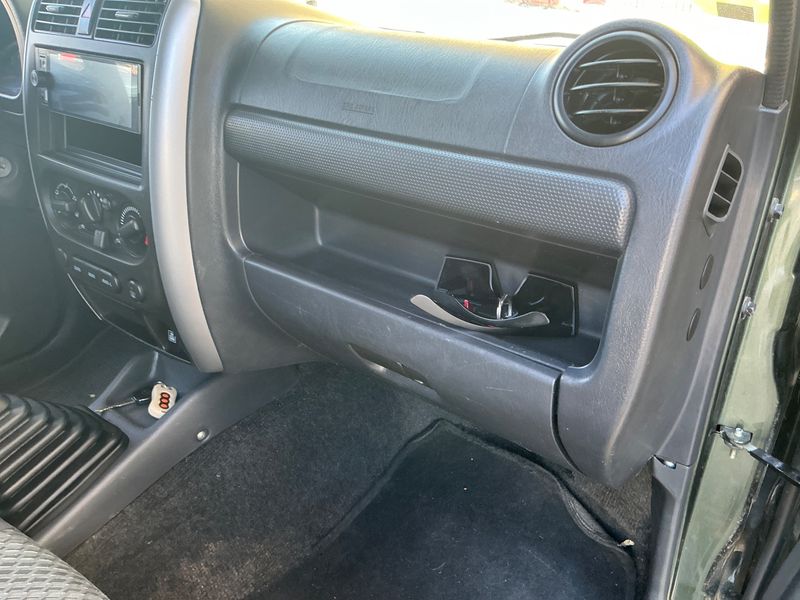 Suzuki Jimny 1.3 JLX 2017 – снимка 30