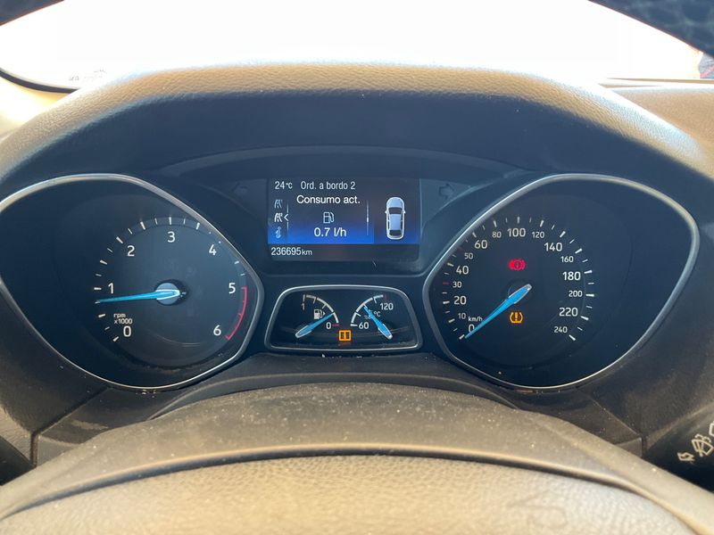 Ford Focus 1.5 TDCi Business 2016 – снимка 4