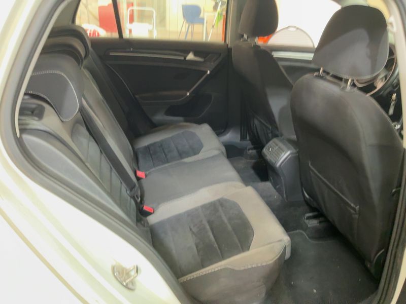 Volkswagen Golf VII 1.6 TDI Highline BlueMotion Tech 2014 – снимка 19