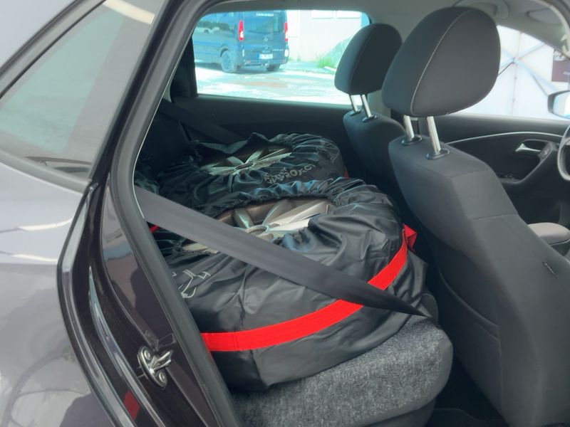 Volkswagen Polo 1.4 TDI Lounge BlueMotion Tech 2015 – снимка 20