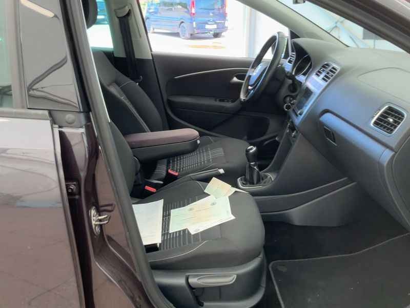 Volkswagen Polo 1.4 TDI Lounge BlueMotion Tech 2015 – снимка 17