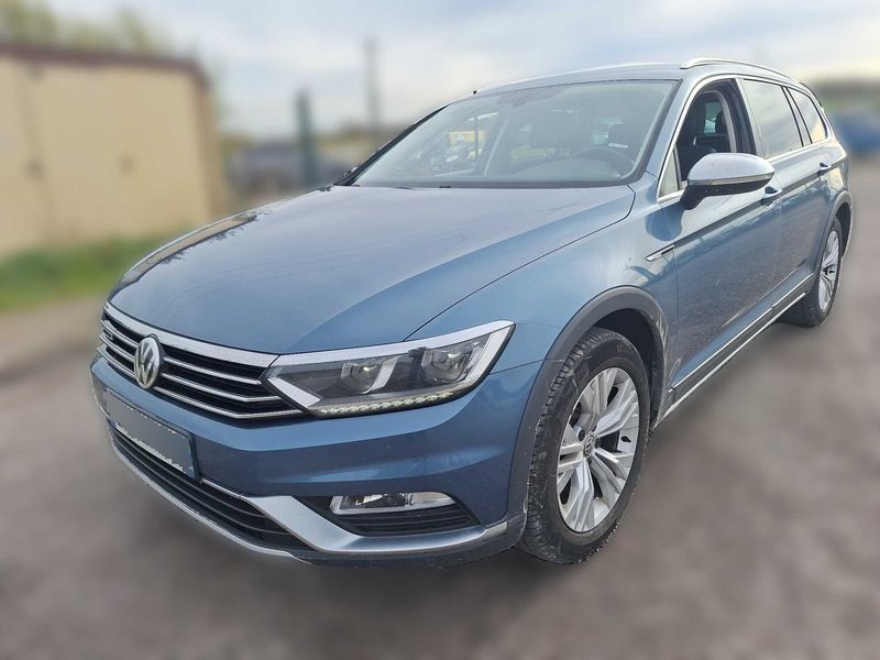 Volkswagen Passat Alltrack 2.0 TDI 4Motion BlueMotion Tech 2016 – снимка 2