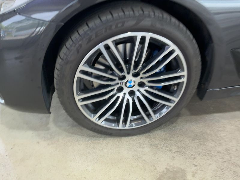BMW 5er 530d xDrive M Sport 2020 – снимка 3
