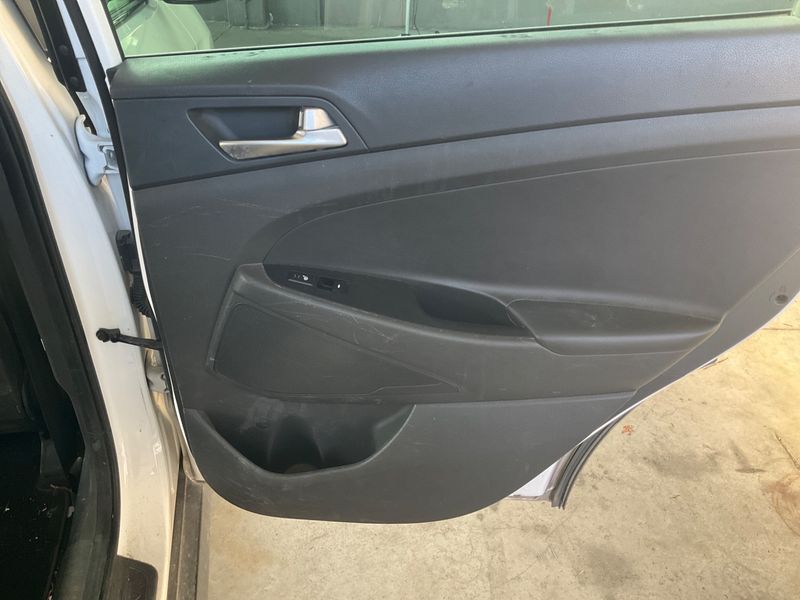 Hyundai Tucson 1.7 CRDi Xpossible ISG 2WD 2017 – снимка 33