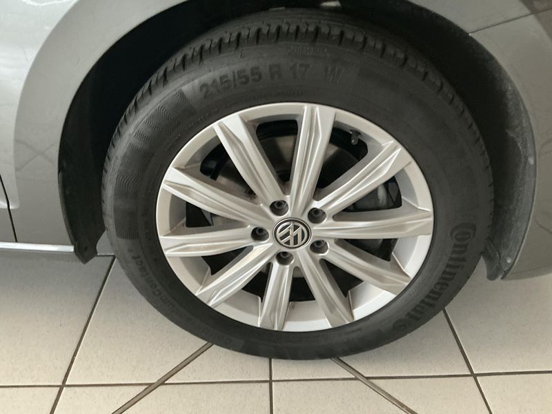 Volkswagen Touran 2.0 TDI Comfortline BlueMotion Tech 2019 – снимка 11