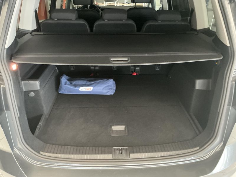 Volkswagen Touran 2.0 TDI Comfortline BlueMotion Tech 2019 – снимка 15