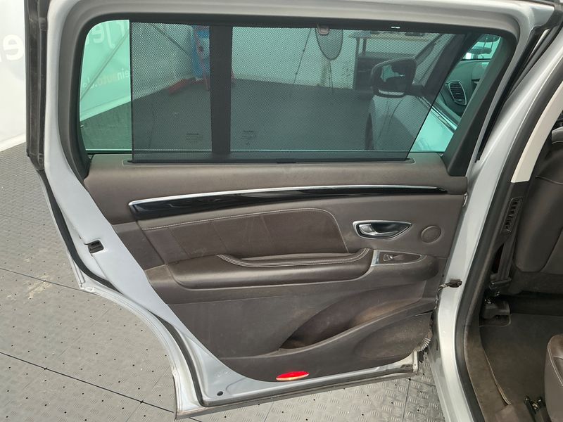 Renault Espace 1.6 dCi Energy Initiale Paris 2015 – снимка 39