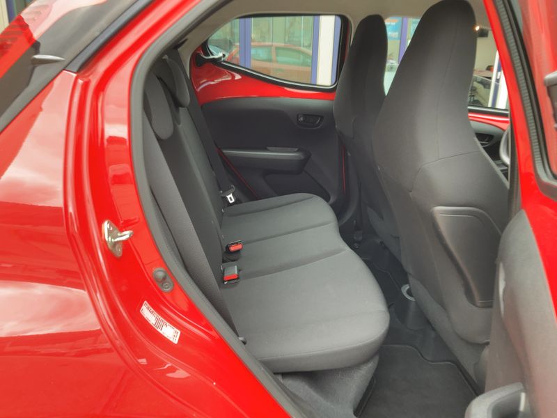 Toyota Aygo 1.0 VVT-i X-Fun 2019 – снимка 19