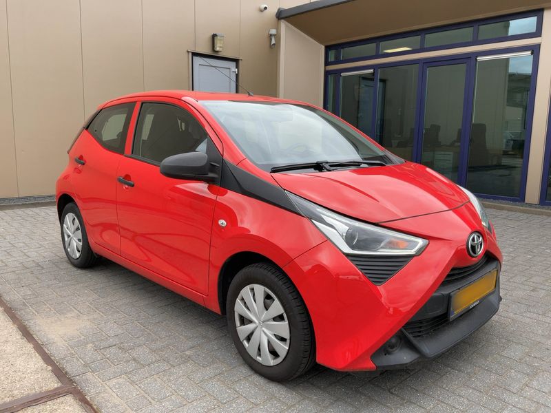 Toyota Aygo 1.0 VVT-i X-Fun 2019 – снимка 12