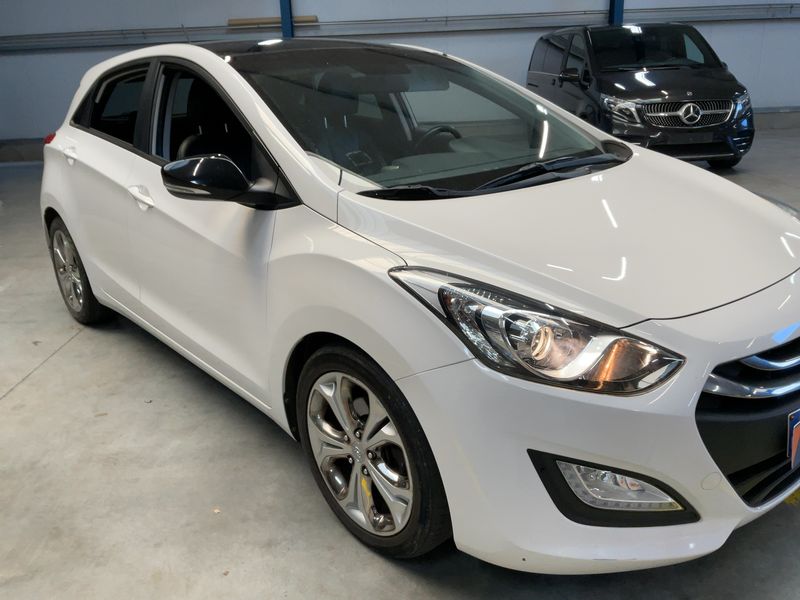 Hyundai i30 1.6 CRDi Classic 2014 – снимка 12