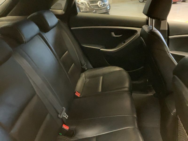 Hyundai i30 1.6 CRDi Classic 2014 – снимка 19
