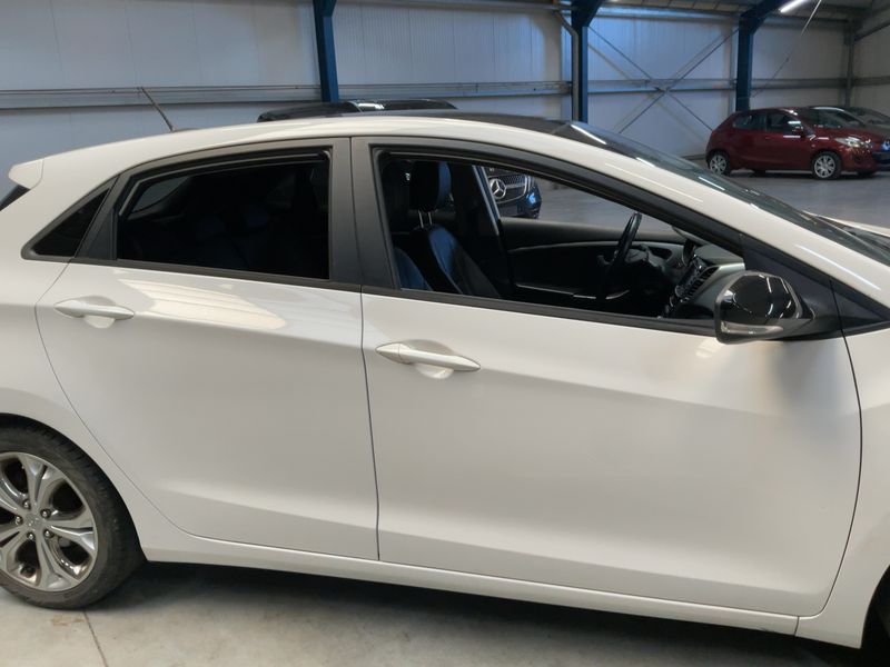 Hyundai i30 1.6 CRDi Classic 2014 – снимка 10
