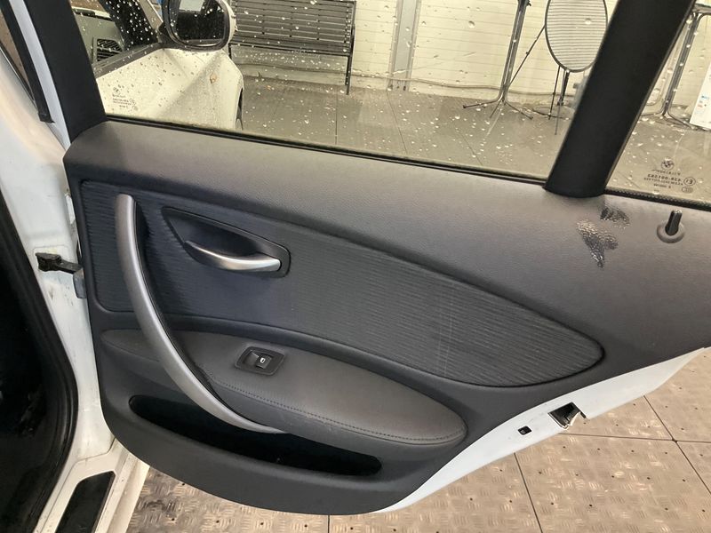 BMW 1er 116d 2011 – снимка 30