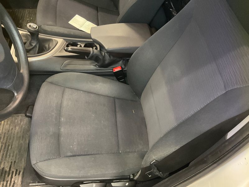 BMW 1er 116d 2011 – снимка 37