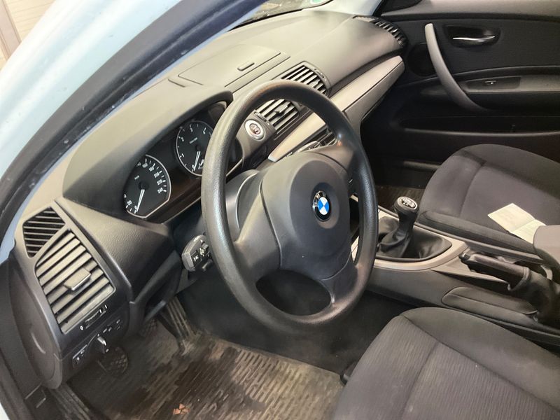 BMW 1er 116d 2011 – снимка 38