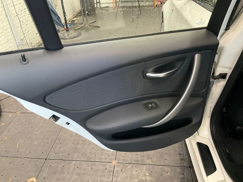 BMW 1er 116d 2011 – снимка 31
