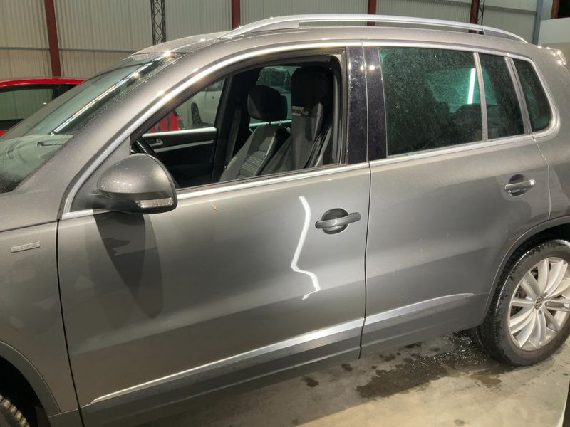 Volkswagen Tiguan 2.0 TDI Life BlueMotion Tech 2013 – снимка 4