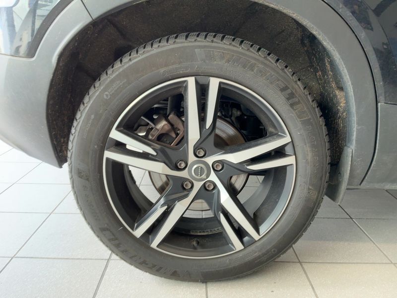 Volvo XC40 2.0 B5 Mild-Hybrid R-Design AWD 2021 – снимка 9