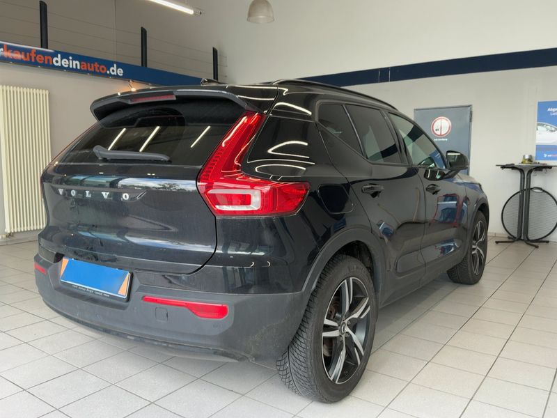 Volvo XC40 2.0 B5 Mild-Hybrid R-Design AWD 2021 – снимка 8