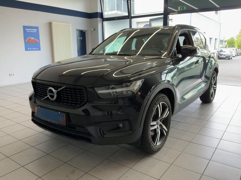 Volvo XC40 2.0 B5 Mild-Hybrid R-Design AWD 2021 – снимка 1