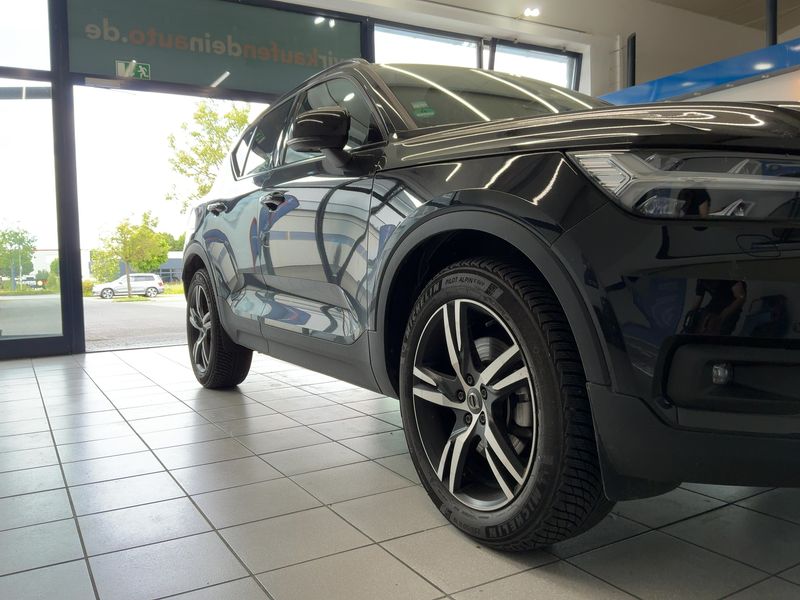Volvo XC40 2.0 B5 Mild-Hybrid R-Design AWD 2021 – снимка 12
