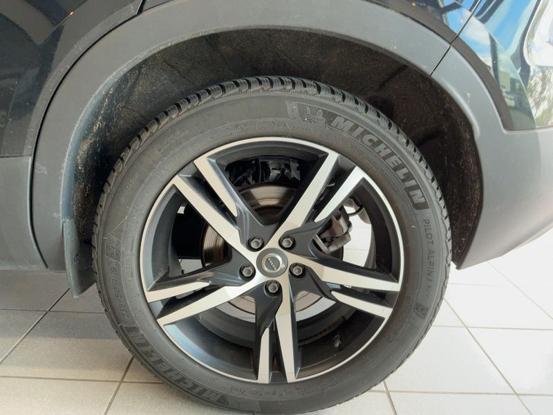 Volvo XC40 2.0 B5 Mild-Hybrid R-Design AWD 2021 – снимка 5