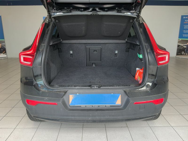 Volvo XC40 2.0 B5 Mild-Hybrid R-Design AWD 2021 – снимка 16