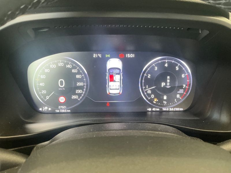 Volvo XC40 2.0 B5 Mild-Hybrid R-Design AWD 2021 – снимка 19
