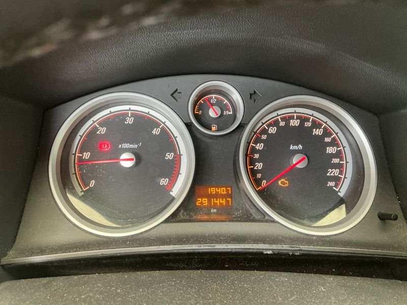 Opel Astra GTC 1.3 CDTI Sport 2007 – снимка 4