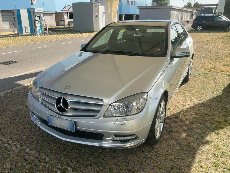 Mercedes-Benz C-Klasse C 250 CDI 4Matic BlueEfficiency Avantgarde 2011 – снимка 1