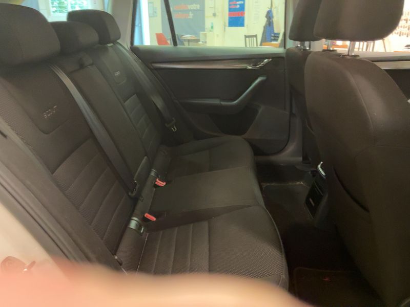 Skoda Octavia 2.0 TDI Scout 4x4 2016 – снимка 19
