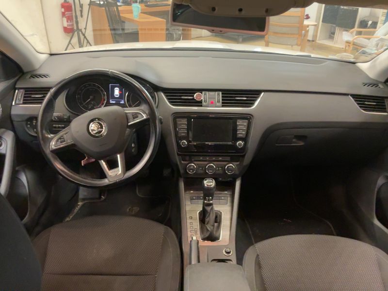 Skoda Octavia 2.0 TDI Scout 4x4 2016 – снимка 17