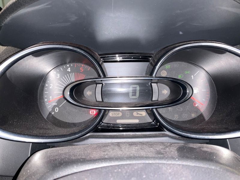 Renault Clio 1.5 dCi Limited 2016 – снимка 18