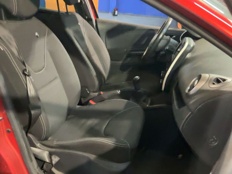 Renault Clio 1.5 dCi Limited 2016 – снимка 16