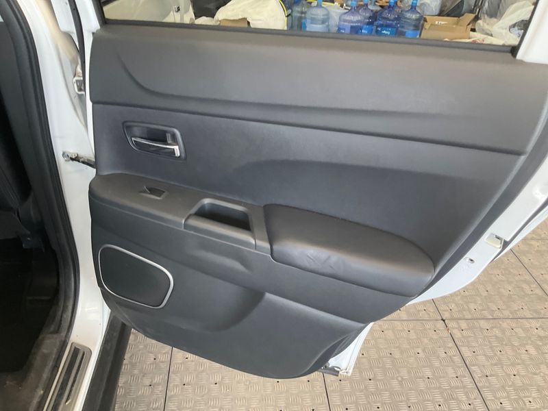 Mitsubishi ASX 1.8 DI-D Diamant Edition 4WD 2014 – снимка 36