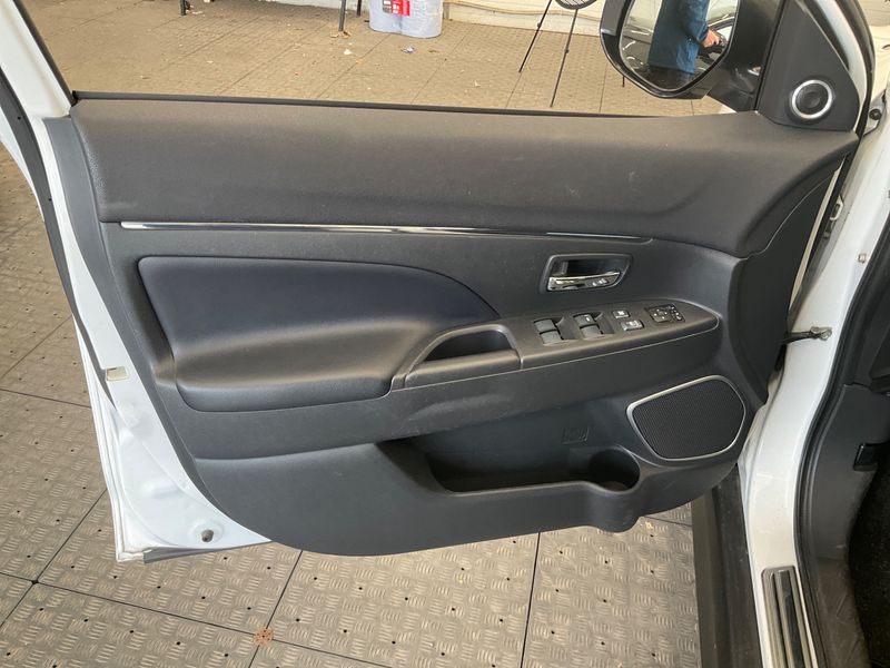 Mitsubishi ASX 1.8 DI-D Diamant Edition 4WD 2014 – снимка 29