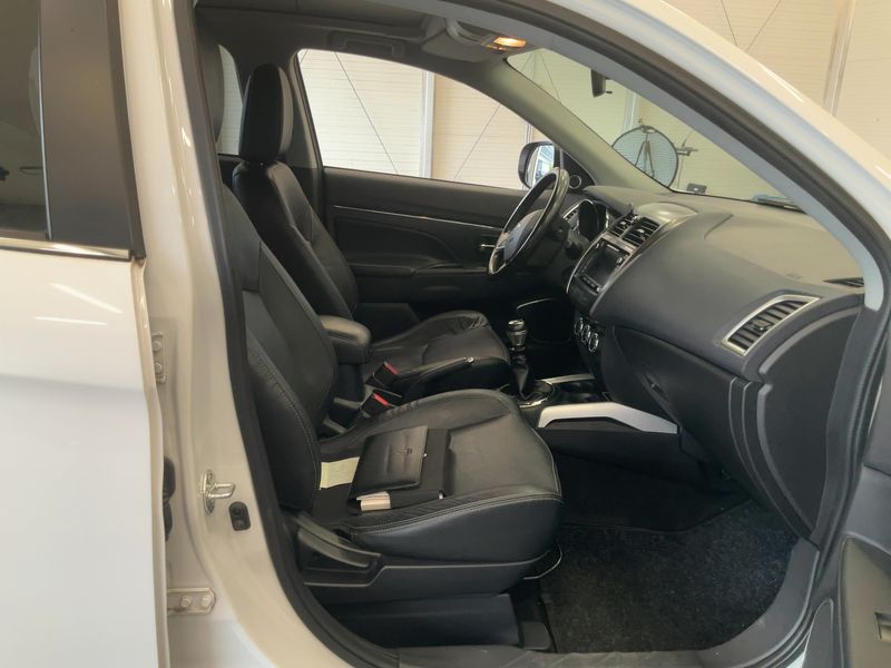 Mitsubishi ASX 1.8 DI-D Diamant Edition 4WD 2014 – снимка 17