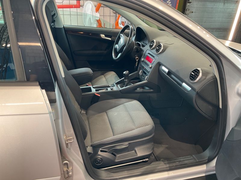 Audi A3 Sportback 1.6 TDI Ambiente 2011 – снимка 3