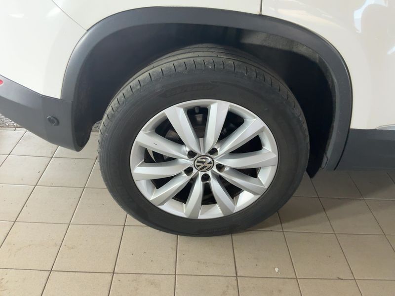 Volkswagen Tiguan 2.0 TDI Sky 4Motion BlueMotion Tech 2014 – снимка 9