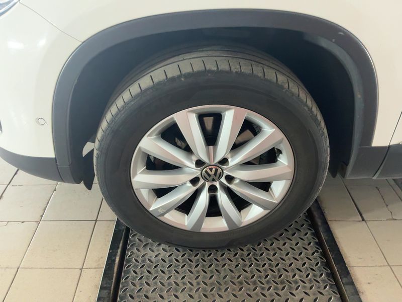 Volkswagen Tiguan 2.0 TDI Sky 4Motion BlueMotion Tech 2014 – снимка 3