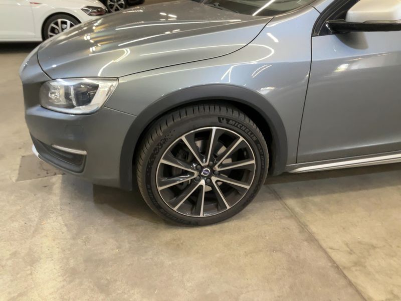 Volvo S60 Cross Country 2.0 D4 Summum 2015 – снимка 3