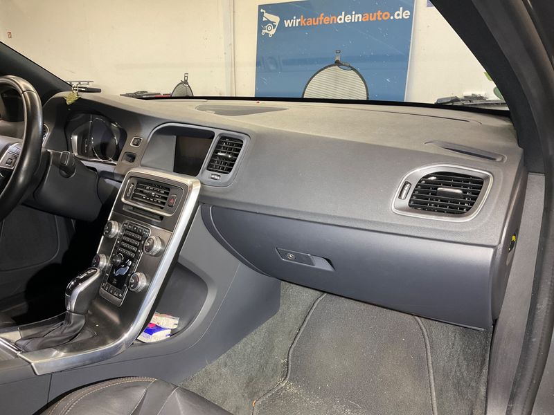 Volvo S60 Cross Country 2.0 D4 Summum 2015 – снимка 23