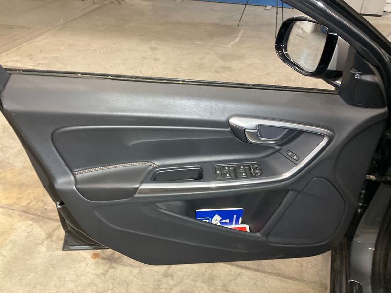 Volvo S60 Cross Country 2.0 D4 Summum 2015 – снимка 29