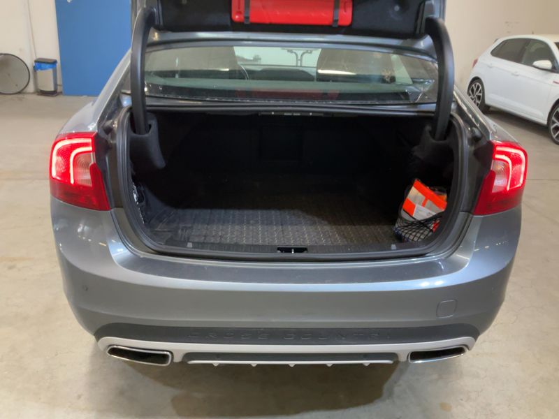 Volvo S60 Cross Country 2.0 D4 Summum 2015 – снимка 15