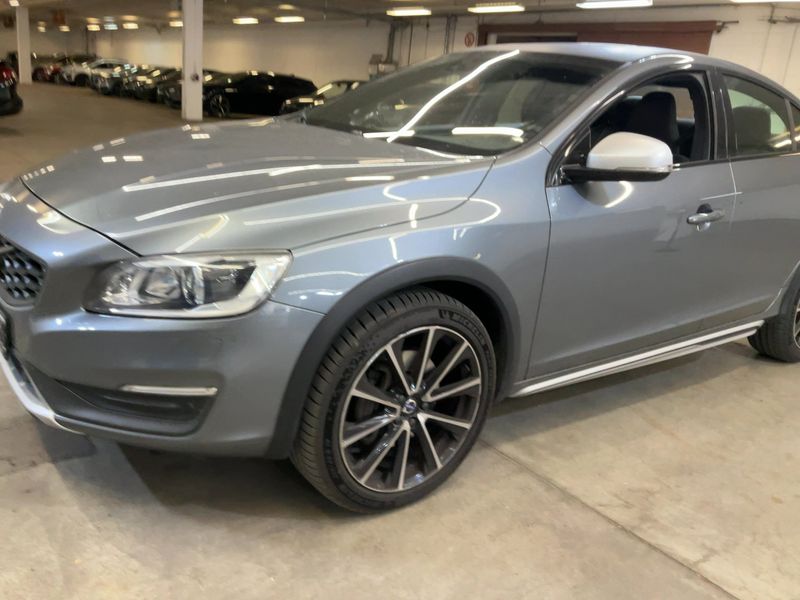 Volvo S60 Cross Country 2.0 D4 Summum 2015 – снимка 2