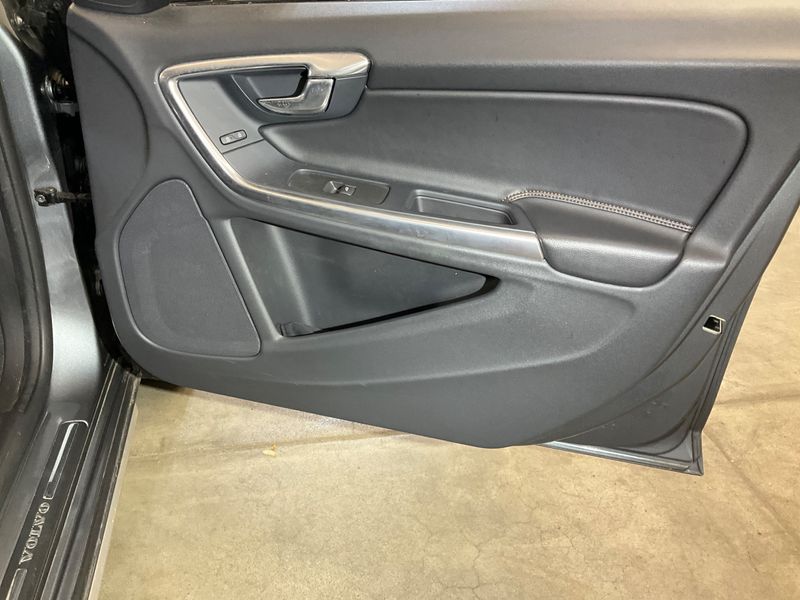 Volvo S60 Cross Country 2.0 D4 Summum 2015 – снимка 22