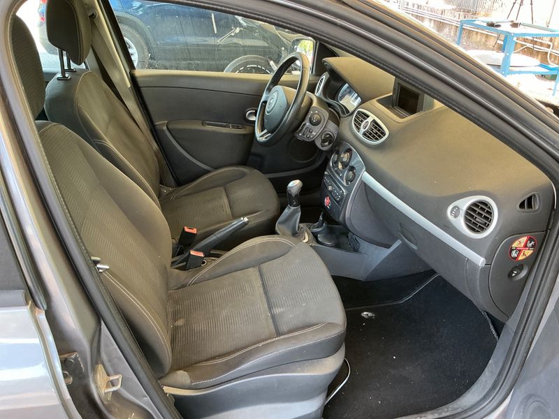 Renault Clio 1.5 dCi Dynamique 2011 – снимка 3